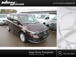 Rot Gebraucht 2024 Mercedes T180 Progressive Van / Kleinbus | 30.490 € (Fairer Preis)