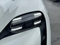 Weiß Gebraucht 2023 Porsche Taycan Performance Package Limousine | 66.990 € (Superpreis)