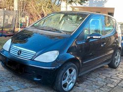 Schwarz Gebraucht 2004 Mercedes A190 Avantgarde Van / Kleinbus | 750 €