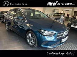 Blau Gebraucht 2020 Mercedes B220 Van / Kleinbus | 25.500 € (Fairer Preis)