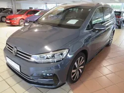 Grau Gebraucht 2024 VW Touran R-line Van / Kleinbus | 36.445 € (Fairer Preis)