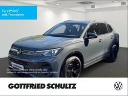Delfingrau metallic Gebraucht 2024 VW Tiguan Style SUV | 40.950 € (Guter Preis)
