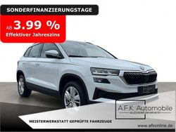 Moonweiss metallic Gebraucht 2024 Skoda Karoq Selection SUV | 27.850 € (Superpreis)
