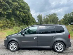 Grau Gebraucht 2011 VW Touran Comfortline Van / Kleinbus | 4.990 € (Superpreis)