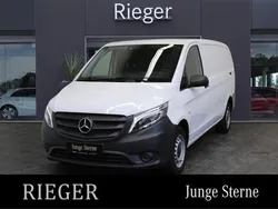Arktikweiß Gebraucht 2022 Mercedes Vito Van / Kleinbus | 26.954 €