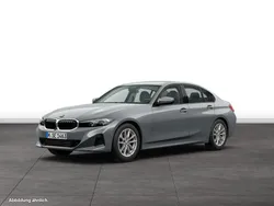 Grau Gebraucht 2024 BMW 318 Limousine | 36.749 € (Etwas zu teuer)