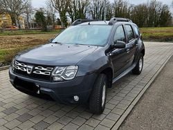 Grau Gebraucht 2016 Dacia Duster Lauréate SUV | 8.100 € (Guter Preis)