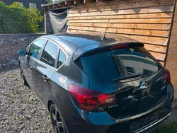 Schwarz Gebraucht 2014 Opel Astra Limousine | 5.500 € (Fairer Preis)