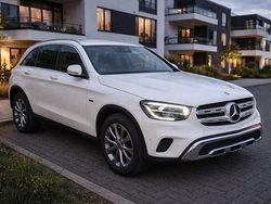 Weiß Gebraucht 2021 Mercedes GLC300e Business SUV | 28.950 € (Superpreis)