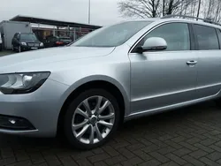 Silber Gebraucht 2014 Skoda Superb Exclusive Kombi | 6.990 € (Fairer Preis)