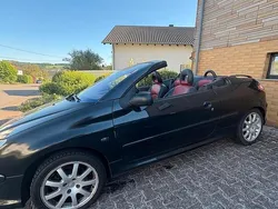 Schwarz Gebraucht 2004 Peugeot 206 CC Cabrio | 850 €