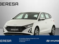 Weiß Gebraucht 2024 Hyundai i20 Trend Limousine | 17.990 € (Guter Preis)