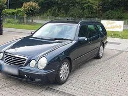 Blau Gebraucht 2002 Mercedes E270 Avantgarde Kombi | 2.850 € (Fairer Preis)