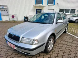 Silber Gebraucht 2000 Skoda Octavia Limousine | 2.500 € (Teuer)