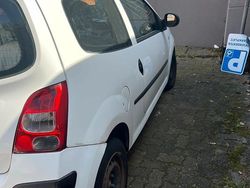 Weiß Gebraucht 2010 Renault Twingo Kleinwagen | 1.500 €