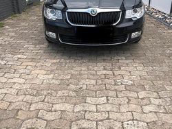 Schwarz Gebraucht 2011 Skoda Superb Kombi | 6.500 € (Teuer)