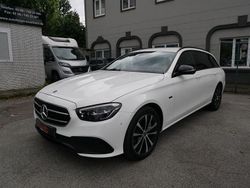 Weiß Gebraucht 2021 Mercedes E300 Night Kombi | 31.950 € (Etwas zu teuer)