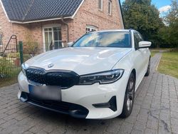 Weiß Gebraucht 2019 BMW 320 Kombi | 24.300 € (Teuer)