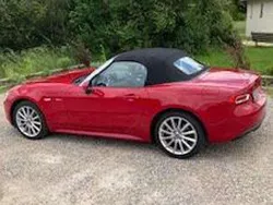 Rot Gebraucht 2017 Fiat 124 Spider Lusso Cabrio | 17.200 € (Fairer Preis)