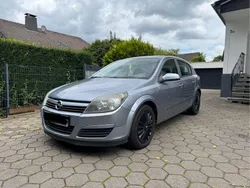 Grau Gebraucht 2005 Opel Astra Limousine | 2.000 € (Fairer Preis)