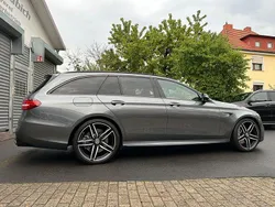 Grau Gebraucht 2019 Mercedes E63 AMG AMG Limousine | 79.571 €