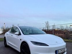 Weiß Gebraucht 2023 Tesla Model 3 RWD Limousine | 33.000 € (Etwas zu teuer)