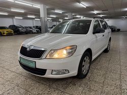 Weiß Gebraucht 2012 Skoda Octavia Classic Kombi | 2.798 €