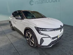 Weiß Gebraucht 2023 Renault Mégane Techno Limousine | 36.640 € (Etwas zu teuer)