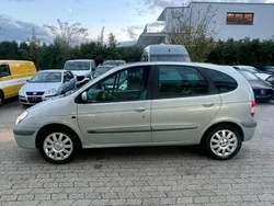 Silber Gebraucht 2002 Renault Scénic Van / Kleinbus | 2.850 €