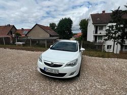 Weiß Gebraucht 2012 Opel Astra Kombi | 3.000 € (Guter Preis)