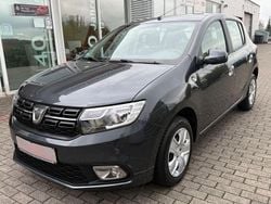 Grün Gebraucht 2018 Dacia Sandero Comfort SUV | 8.290 €