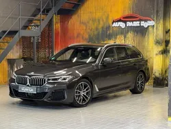 Sophistograu brillanteffekt me Gebraucht 2024 BMW 520 M Sport Kombi | 47.800 € (Fairer Preis)