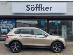 Beige Gebraucht 2017 VW Tiguan Highline SUV | 24.390 € (Fairer Preis)