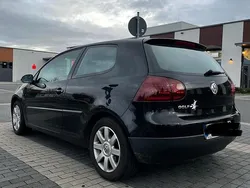 Schwarz Gebraucht 2004 VW Golf V Kleinwagen | 1.900 € (Guter Preis)