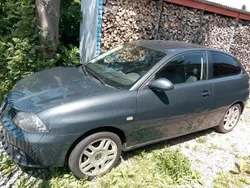 Grau Gebraucht 2006 Seat Ibiza Kleinwagen | 1.350 € (Fairer Preis)