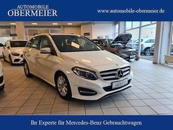 Weiß Gebraucht 2018 Mercedes B180 Style Van / Kleinbus | 16.950 € (Guter Preis)