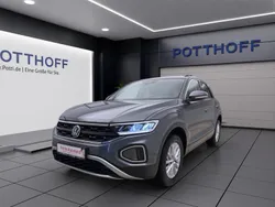 Grau Gebraucht 2024 VW T-Roc Life SUV | 21.777 € (Guter Preis)