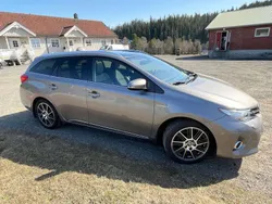 Bronze Gebraucht 2015 Toyota Auris Hybrid Kombi | 11.890 € (Guter Preis)