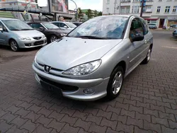 Silber Gebraucht 2006 Peugeot 206 Limousine | 1.290 € (Guter Preis)