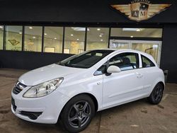 Weiß Gebraucht 2007 Opel Corsa Edition Limousine | 2.200 € (Etwas zu teuer)