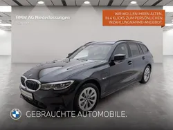 Schwarz Gebraucht 2022 BMW 330e Kombi | 31.908 € (Superpreis)