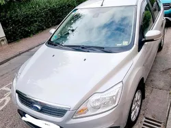 Silber Gebraucht 2009 Ford Focus Limousine | 3.100 € (Guter Preis)
