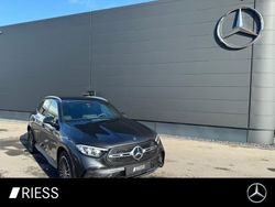 Grau Gebraucht 2024 Mercedes GLC200 AMG SUV | 52.900 € (Fairer Preis)