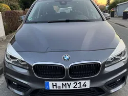 Grau Gebraucht 2016 BMW 218 Advantage Van / Kleinbus | 14.700 € (Fairer Preis)
