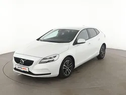 Weiß Gebraucht 2017 Volvo V40 Momentum Kombi | 16.790 € (Fairer Preis)