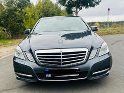 Grau Gebraucht 2011 Mercedes E200 Avantgarde Limousine | 10.750 € (Fairer Preis)