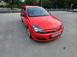 Rot Gebraucht 2004 Opel Astra Limousine | 2.900 € (Fairer Preis)
