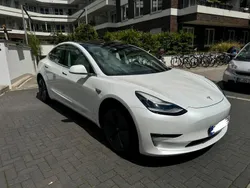 Weiß Gebraucht 2020 Tesla Model 3 Long Range Limousine | 20.900 € (Etwas zu teuer)