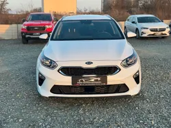 Weiß Gebraucht 2021 Kia Ceed Sportswagon Vision Kombi | 15.900 €