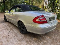 Silber Gebraucht 2004 Mercedes CLK200 Avantgarde Cabrio | 2.199 €